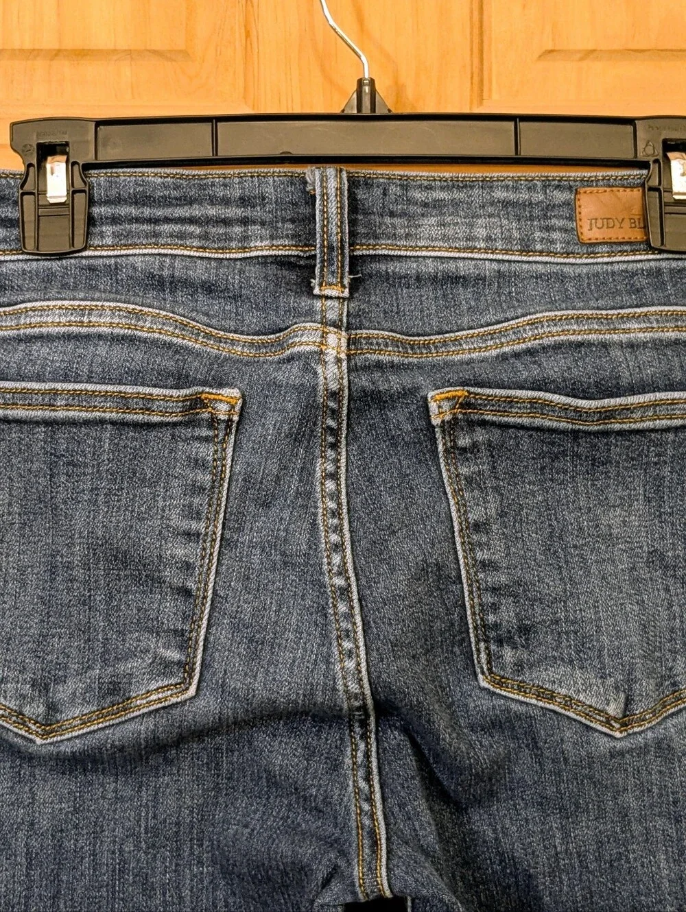 Judy Blue Skinny Fit Jeans Medium Wash Raw Hem Sz 5/28 JB82252MD Whiskers Denim